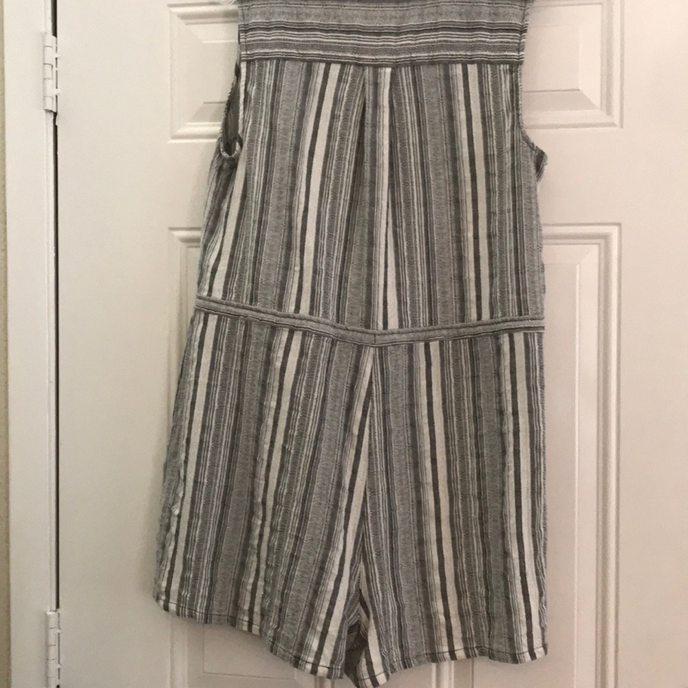 Universal Thread Romper - Picture 3 of 3